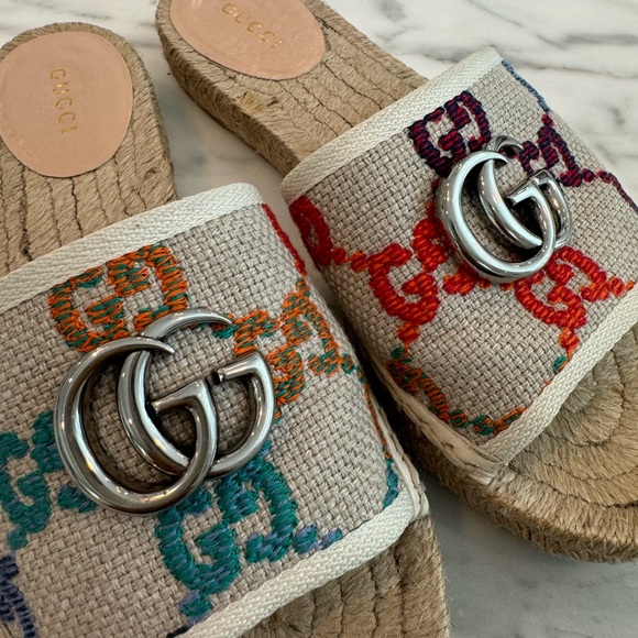 ♥️ GUCCI Rainbow & Neutral Plaque Espadrille 36 6 Excellent Condition Cute!! ♥️ - Picture 4 of 10